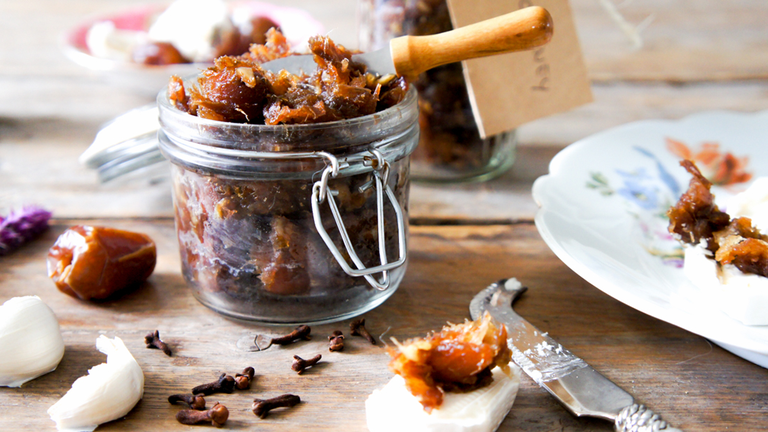 dadelchutney met knoflook
